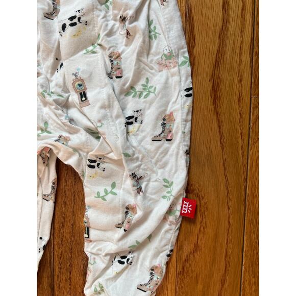 Magnetic Me Bamboo 1 Piece Sleeper Pajamas w/ Feet Nursery Rhyme Pattern 0-3 mo - Picture 4 of 4